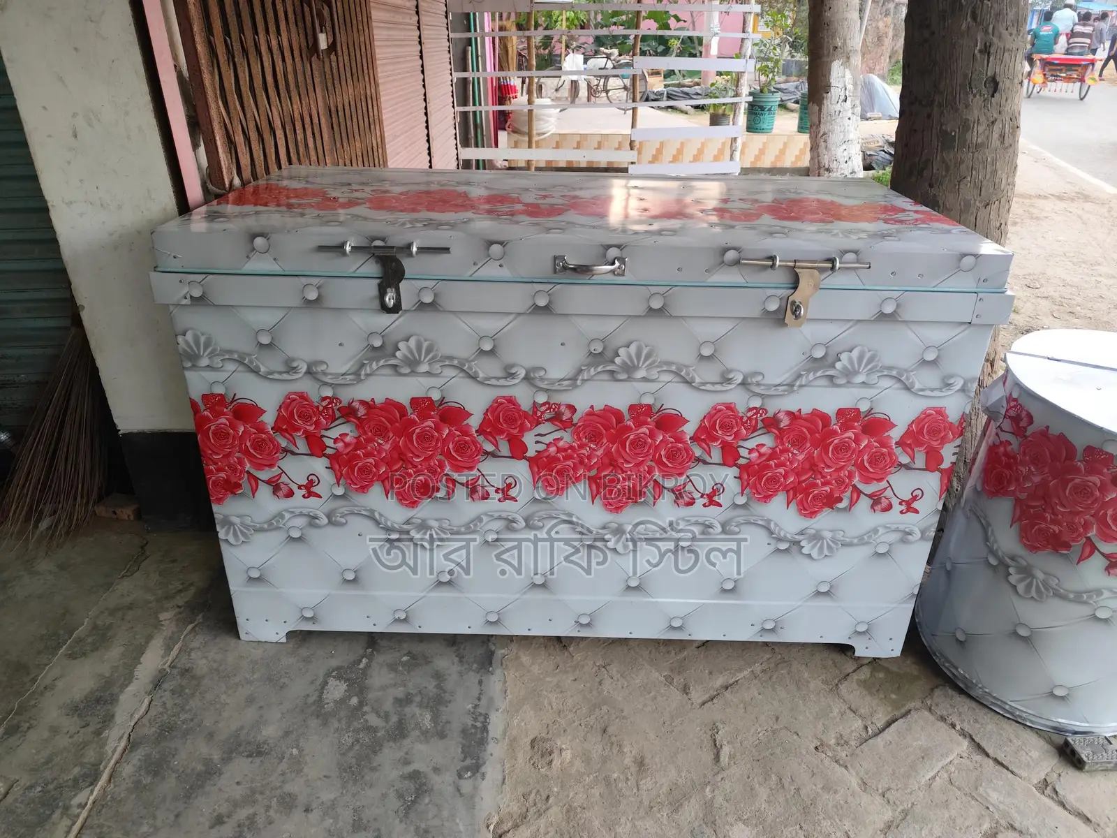 New sturdy steel storage box (trunk) with excellent design for sale