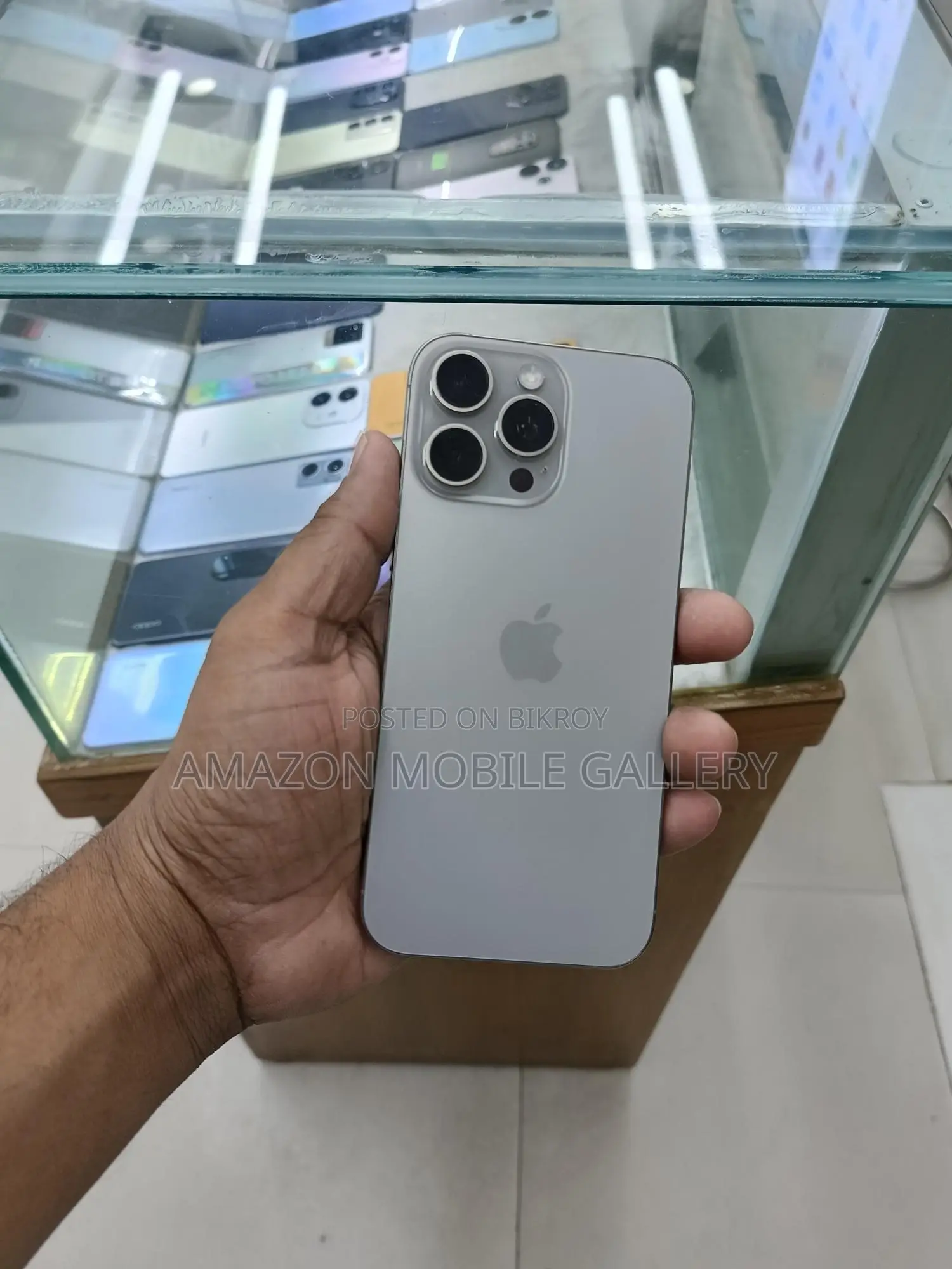 Apple iPhone 16 Pro Max 256 GB (Singapore) (Used)