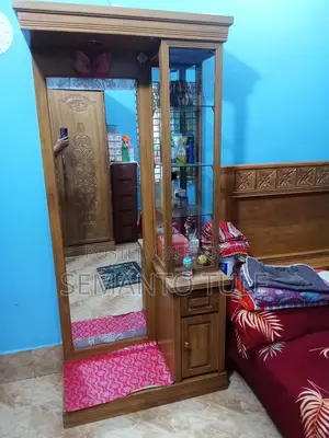 ড্রেসিং টেবিল বিক্রির জন্য