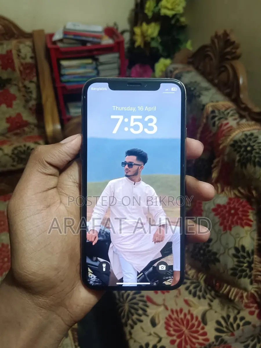 Apple iPhone XS (Used)
