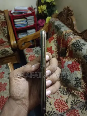 Apple iPhone XS (Used)