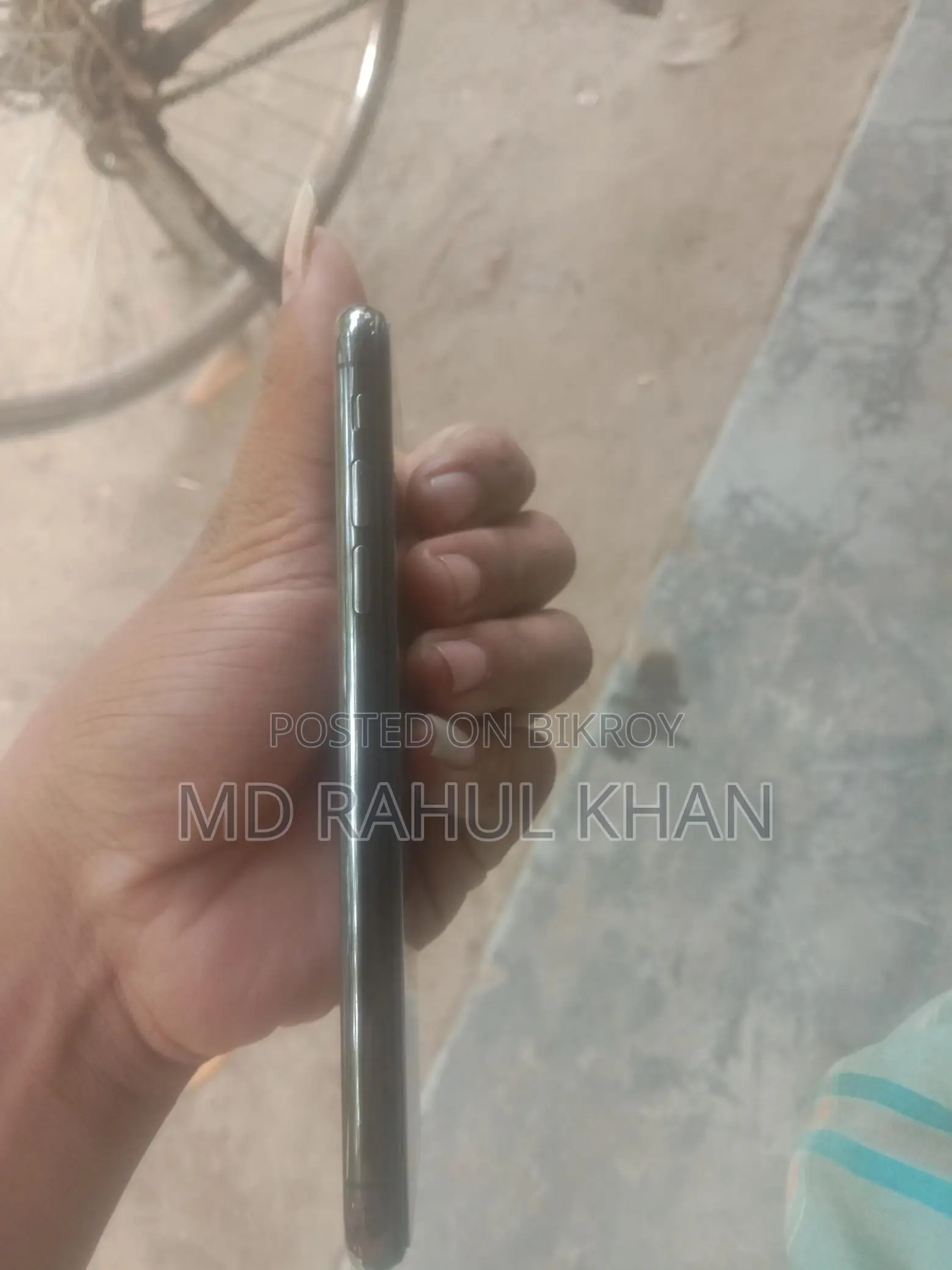 Apple iPhone XS (Used)