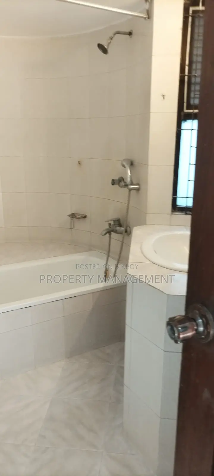 2500Sqft Unfurnished Apartment Rent 3Bed 4Bath Gulshan1 Nice View