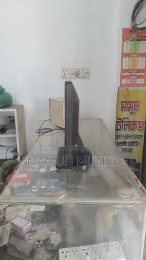 Used 21-inch monitor in pristine condition