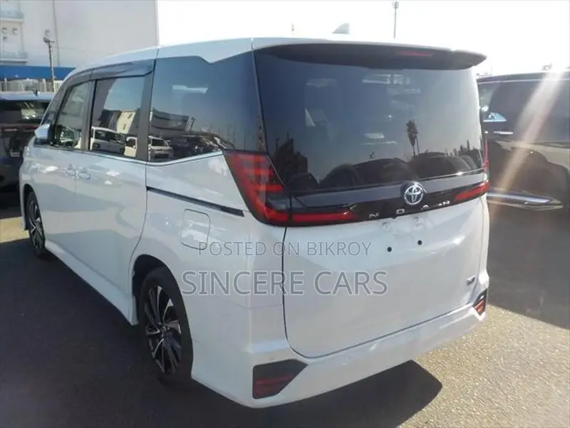 Toyota Noah SZ HYB 4.5POINT 2024