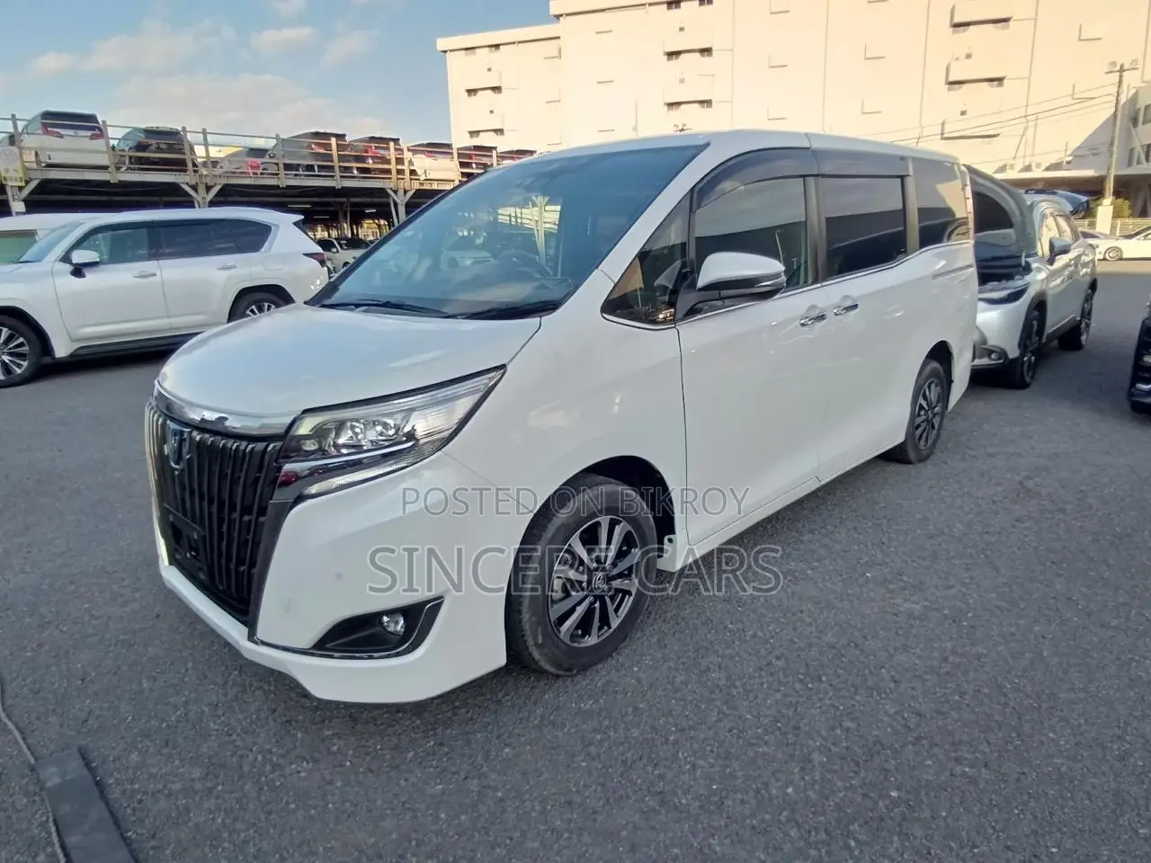 Toyota Esquire XI HYB 2 PWR DOOR 2020