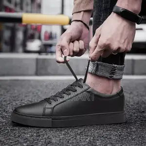 Dark Black Sneakers (Fb)