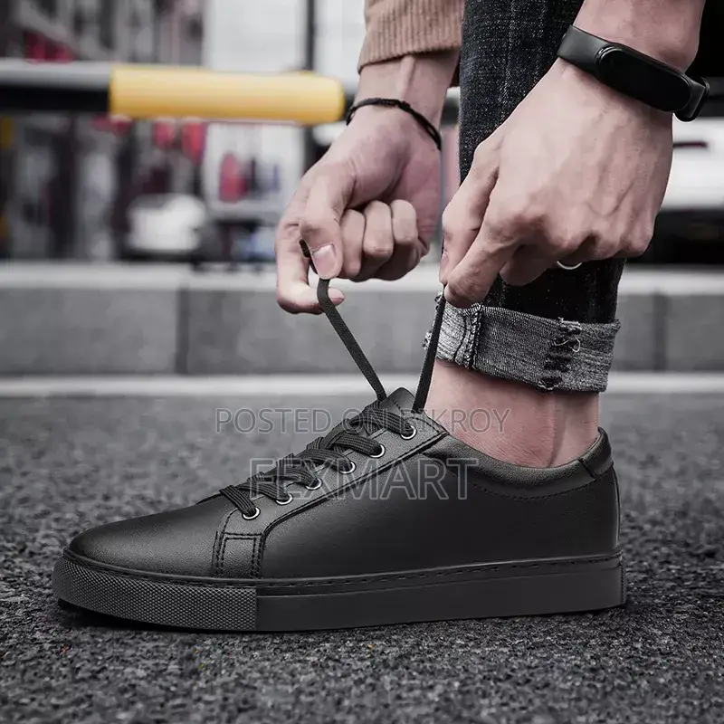 Dark Black Sneakers (Fb)