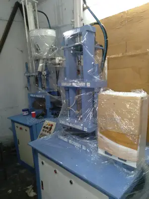 Plastic Molding Machine