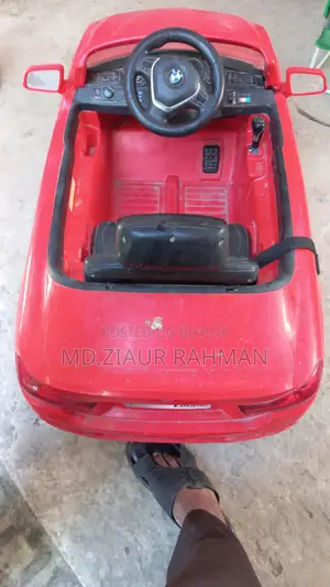 রিচার্জেবল বাচ্চাদের খেলনা গাড়ি