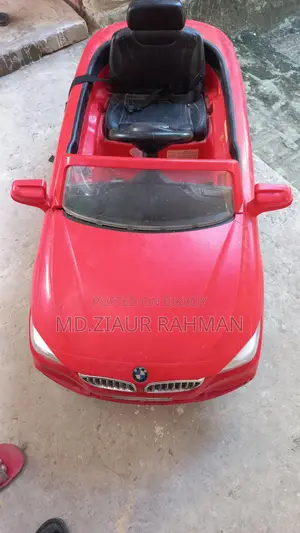 রিচার্জেবল বাচ্চাদের খেলনা গাড়ি