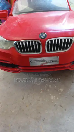 রিচার্জেবল বাচ্চাদের খেলনা গাড়ি