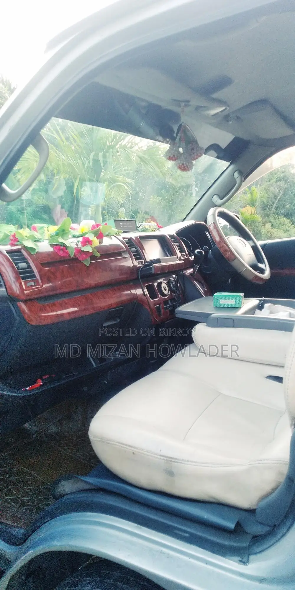 Toyota Hiace model 2005