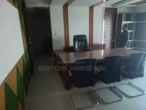 গুলশান এভিনিউ ২ সার্কেলে ৩০৫০ বর্গফুটের কমার্শিয়াল স্পেস ভাড়া হবে।