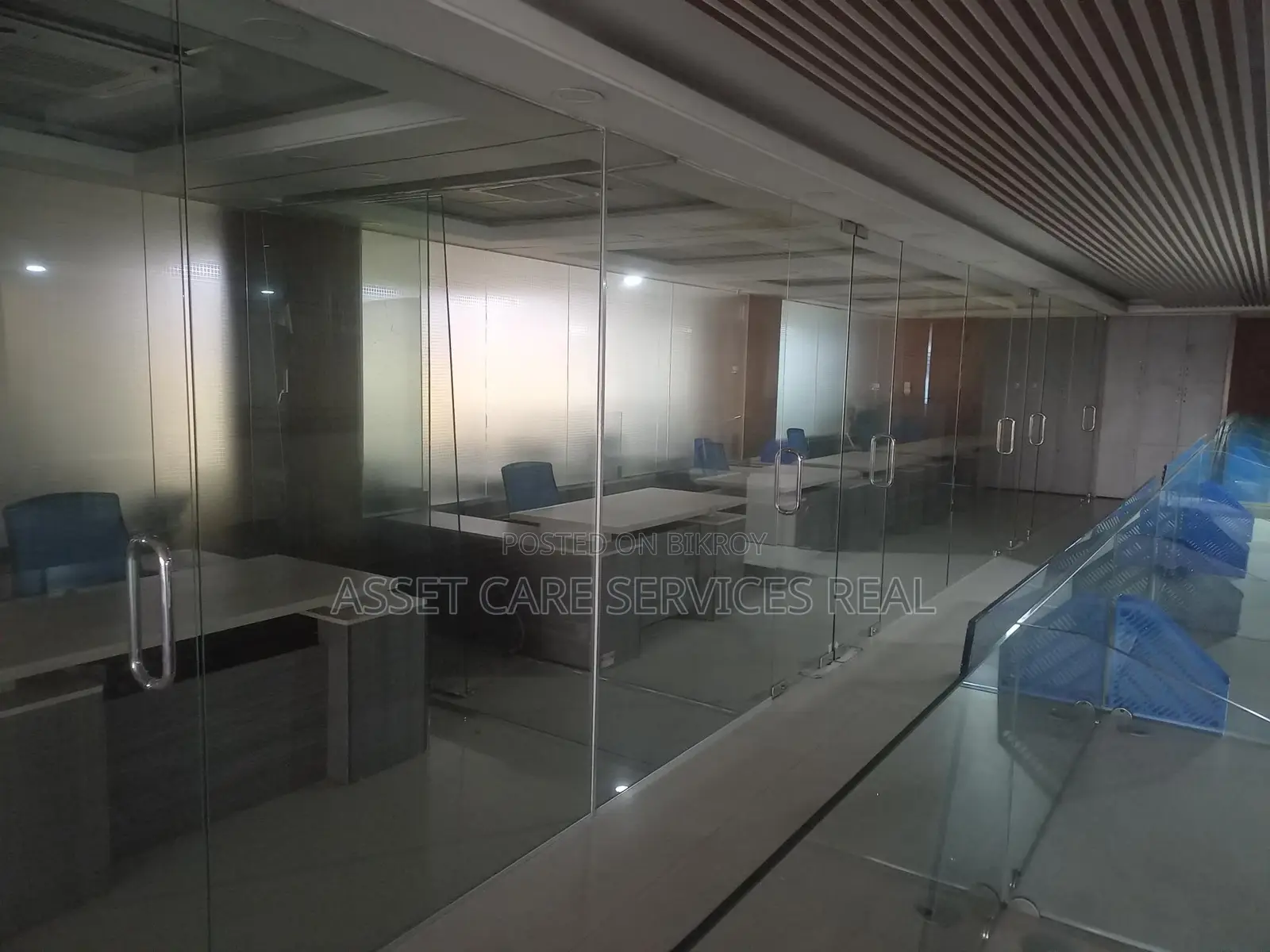 3050 Sqft Commercial Space for Rent @ Gulshan Avenue 2 Circle.