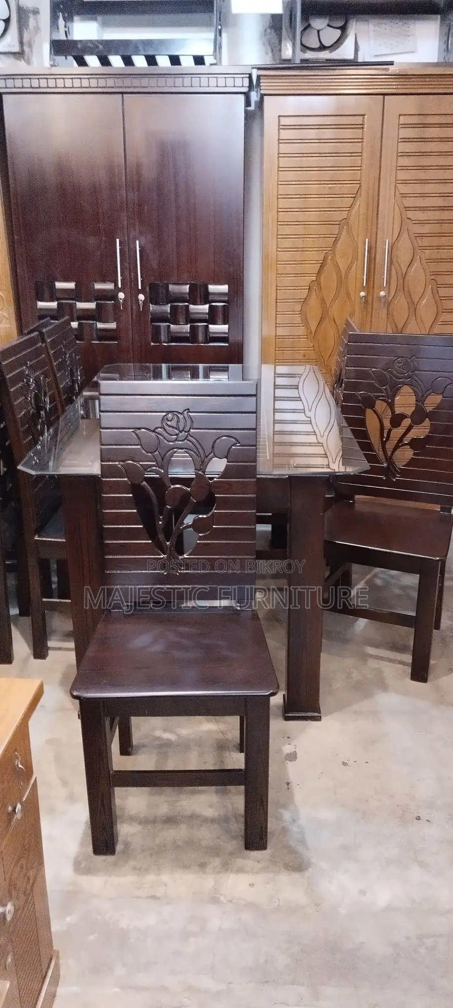 NEW DAINING SET. M # 4172