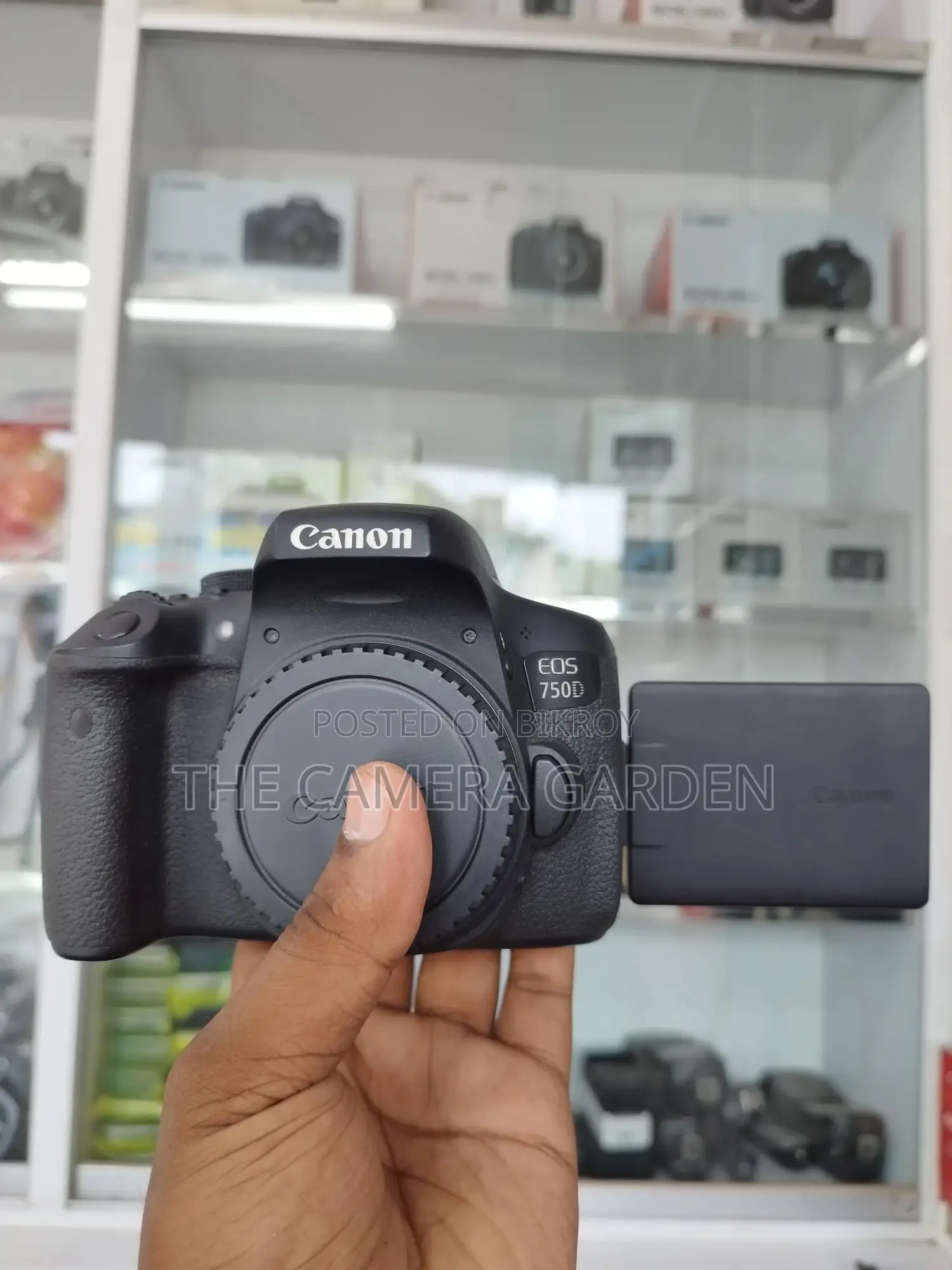 Canon 750D body box new condition