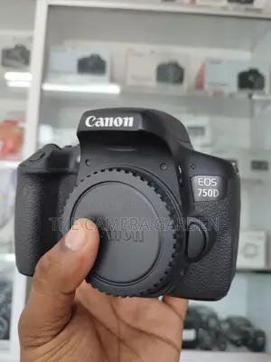 Canon 750D body box new condition