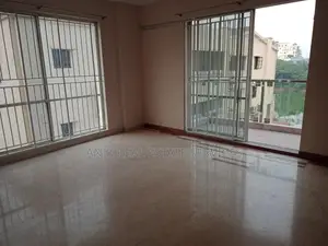 গুলশান নর্থ-এ ভালো মানের সেমি-ফার্নিশড ফ্ল্যাট ভাড়া