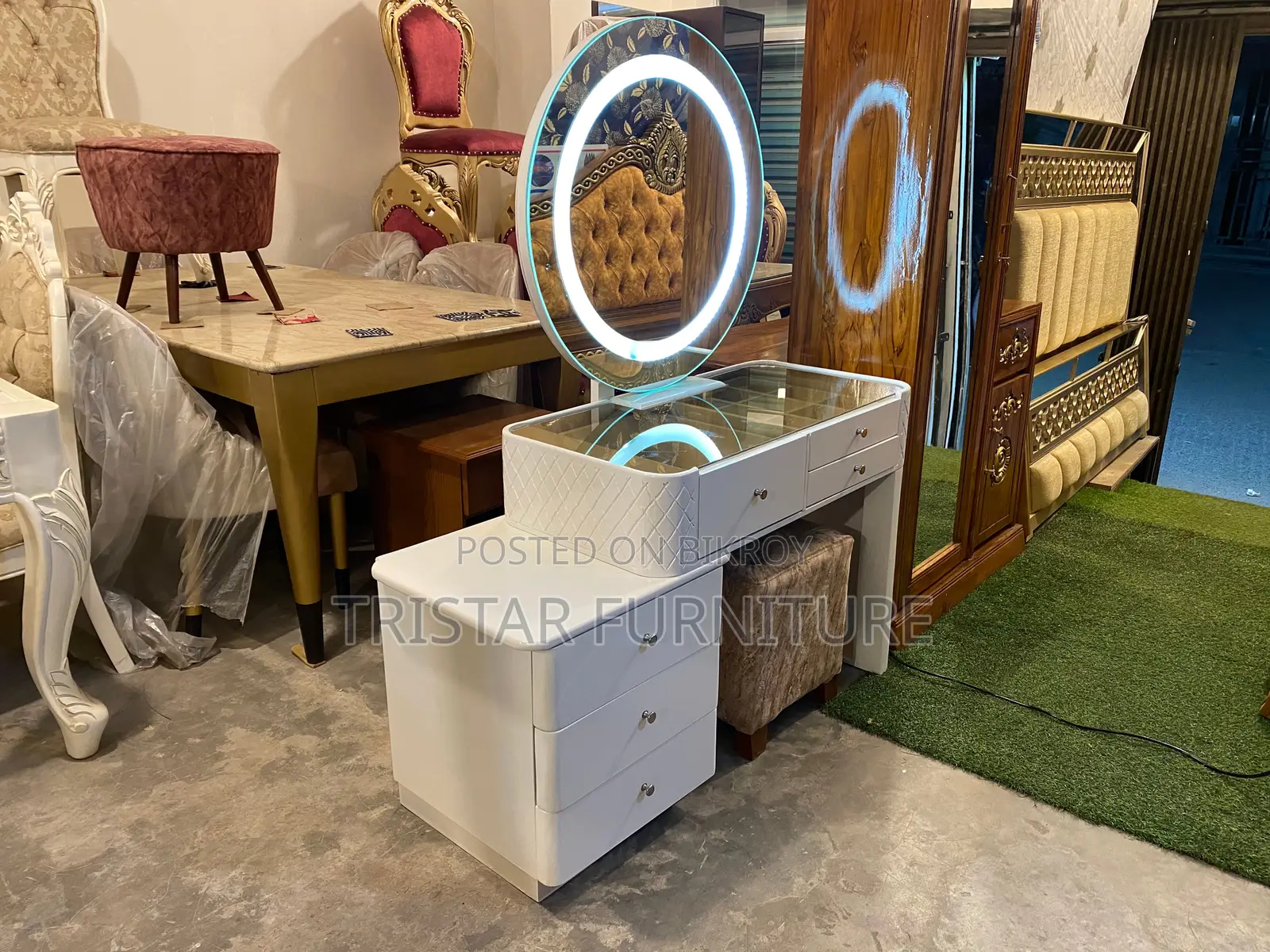 Home decor round mirror dressing table design