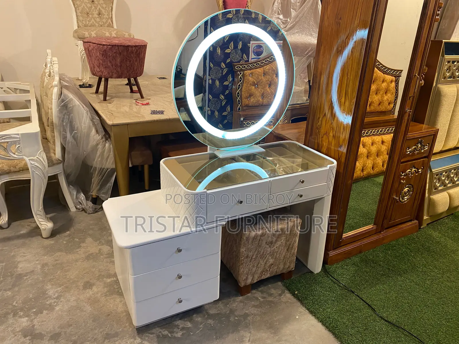 Home decor round mirror dressing table design