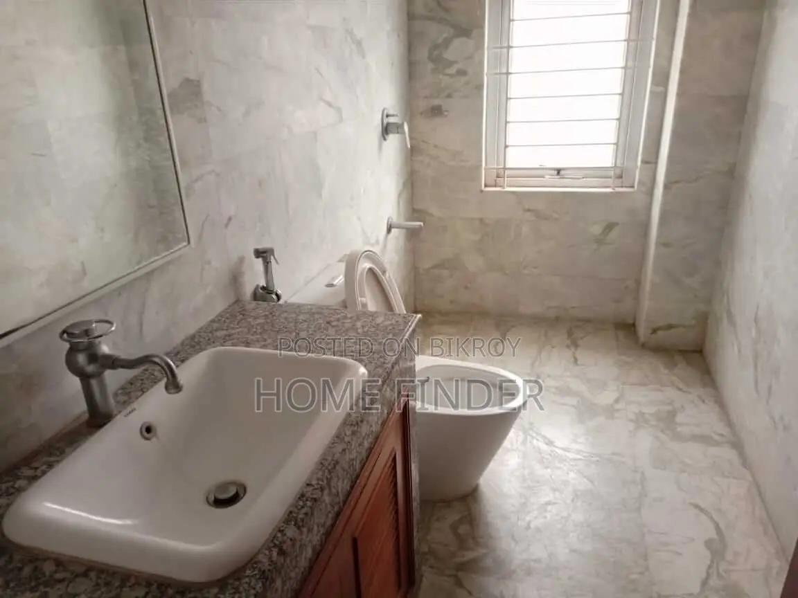 2600 Sqft furnished Flat Rent in Gulshan 2