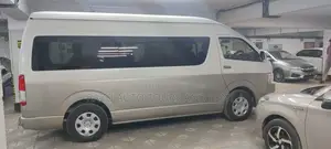 ভাড়ার জন্য গ্র্যান্ড ক্যাবিন হাইয়েস