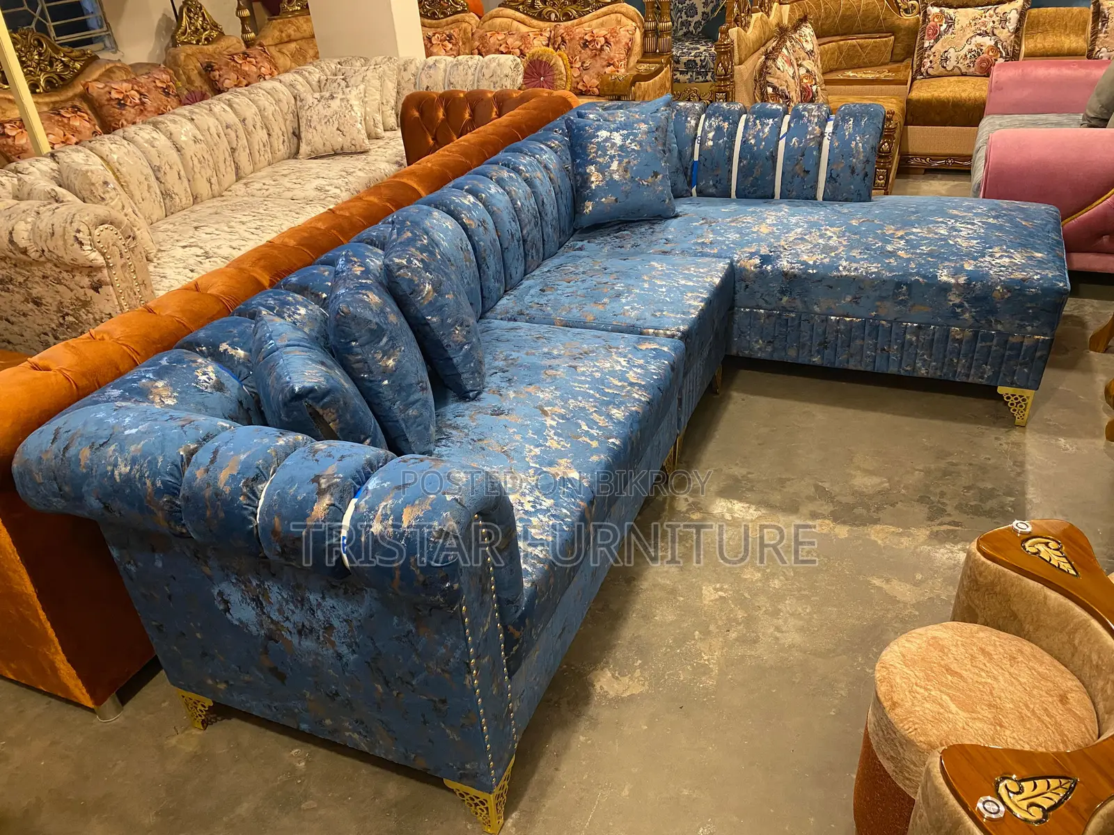 Extraordinary Modern L-Type Sofa Set