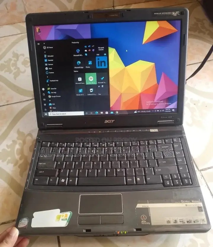 Acer Laptop 2GB RAM, 160GB Hard Disk, সারাদেশে কুরিয়ারেও দেওয়া হয়।