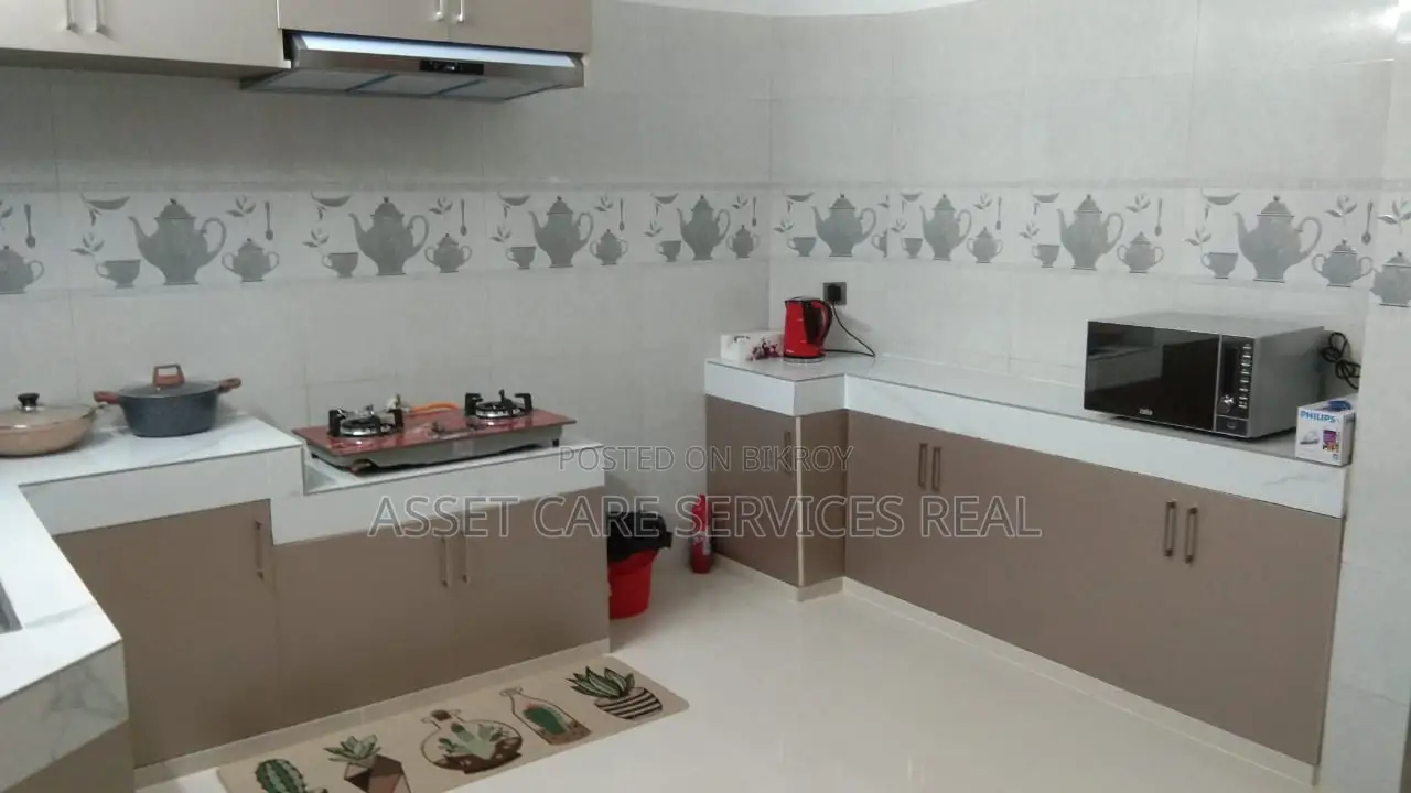 বনানীতে ২৭০০ বর্গফুটের সম্পূর্ণ ফার্নিশড ফ্ল্যাট ভাড়া হবে।