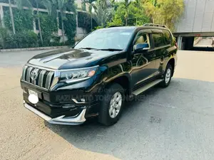 ভাড়ার জন্য ল্যান্ড ক্রুজার প্রাডো