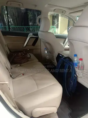 ভাড়ার জন্য ল্যান্ড ক্রুজার প্রাডো