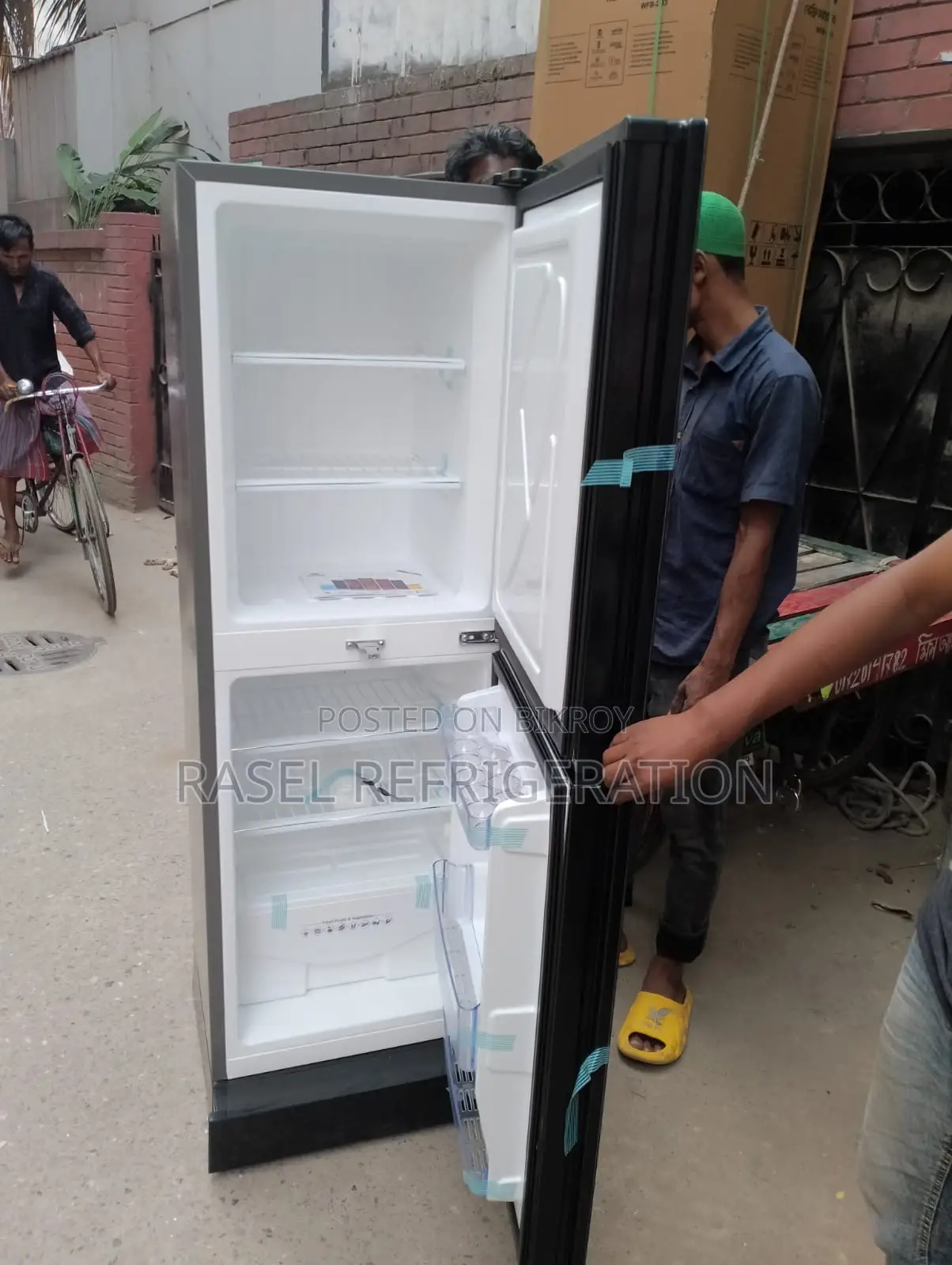 Walton refrigerator model WFB-2B3-GDEL for sale at 35% discount.