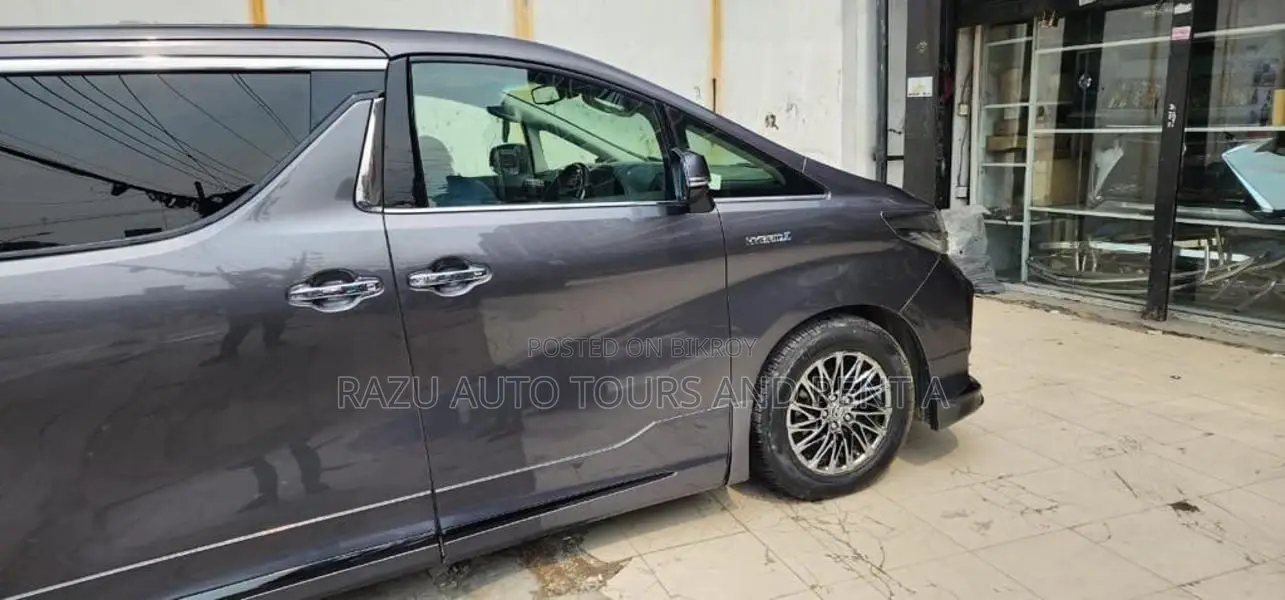 Toyota Alphard For Rent