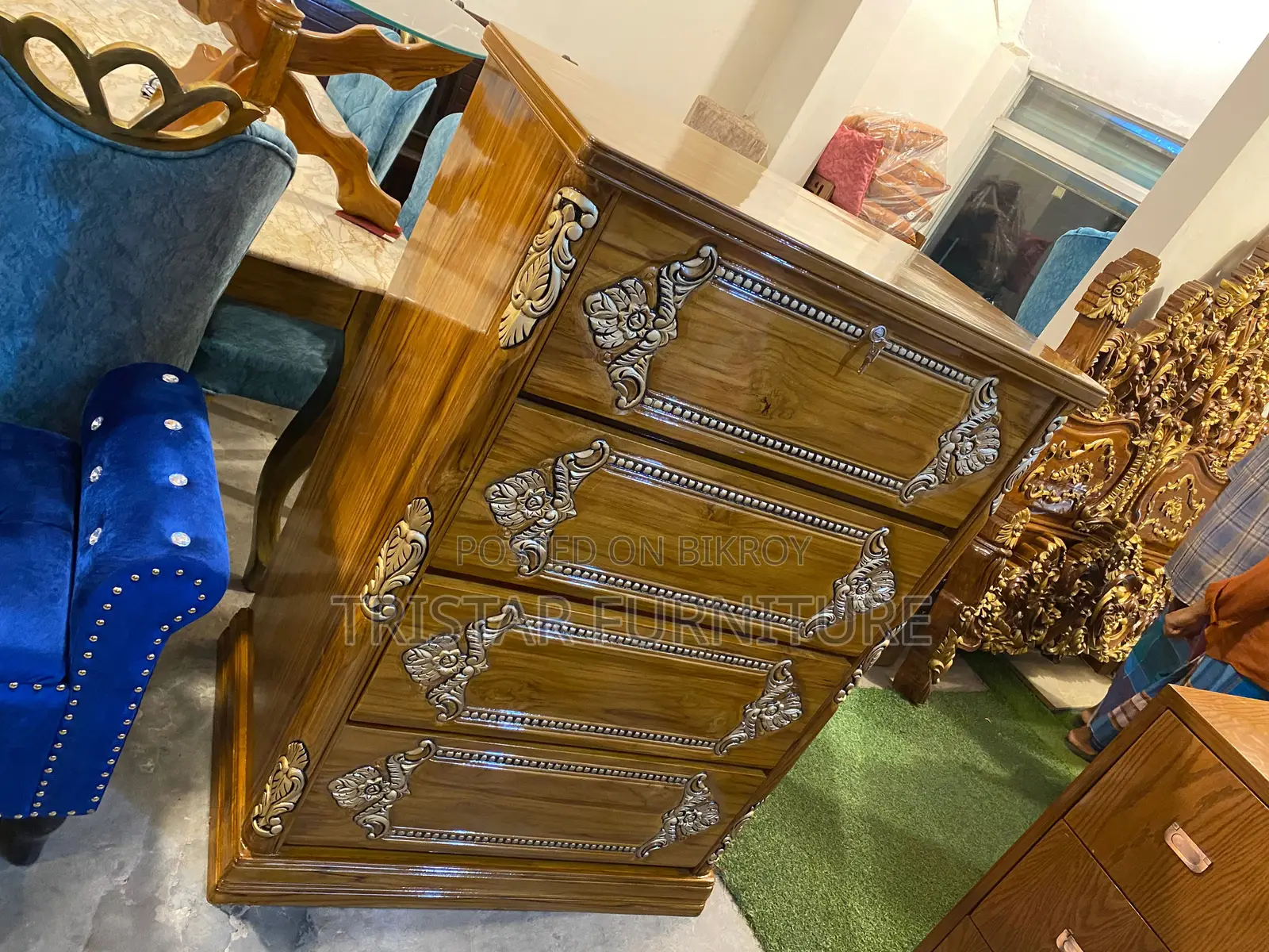 Modern Chest of drawer for bed room
