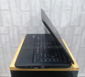 Toshiba Laptop, 320GB Hard Disk, 4GB RAM