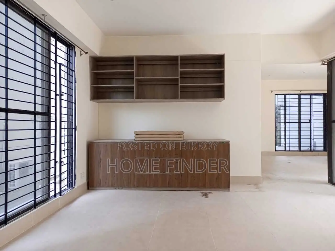 Start Living in This Nice Flat Of 3250 Sq Ft For Rent Located at Gulshan