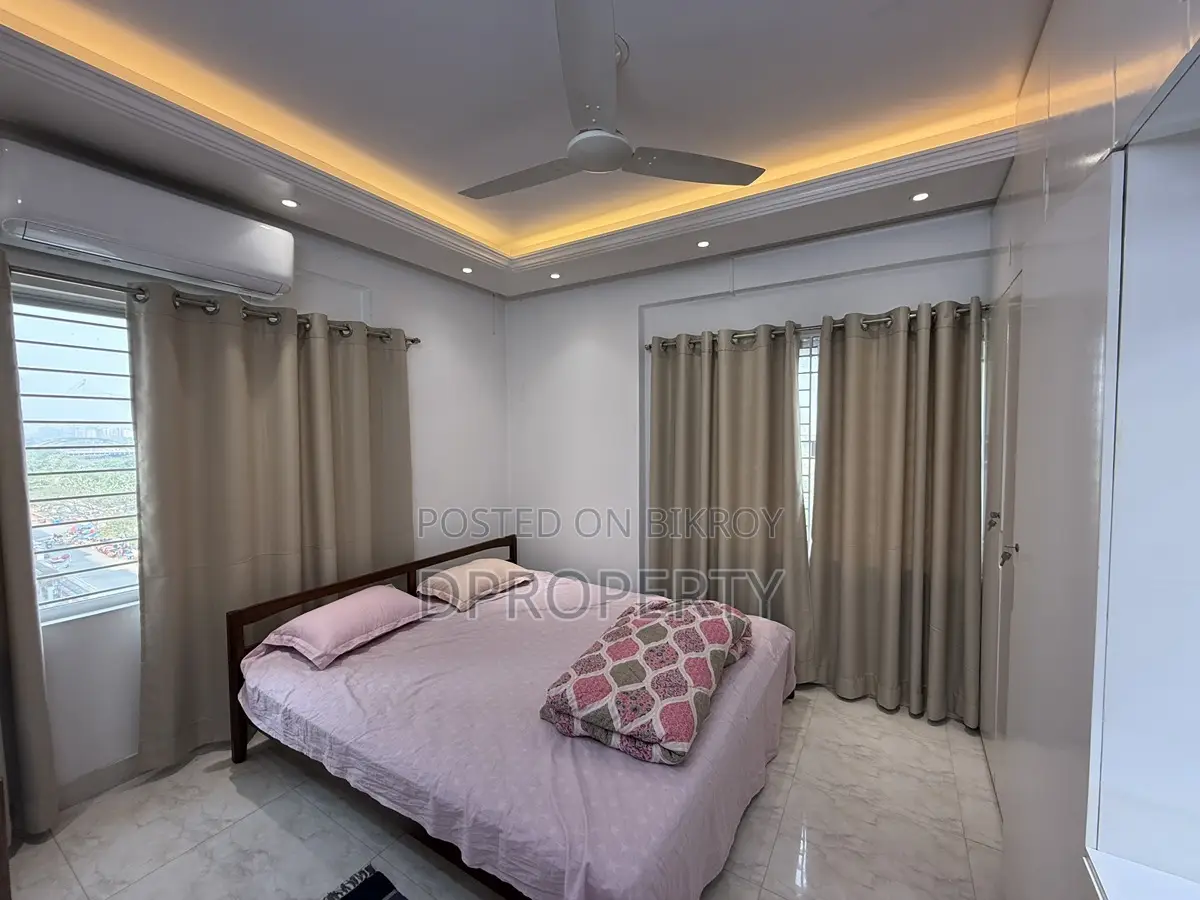 New Luxurious Furnished Apartment Monthly Yearly For Rent at Sector 18