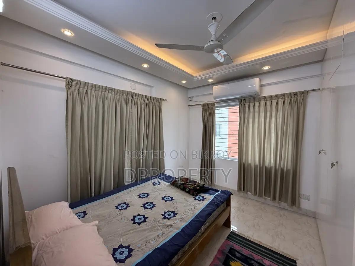 New Luxurious Furnished Apartment Monthly Yearly For Rent at Sector 18