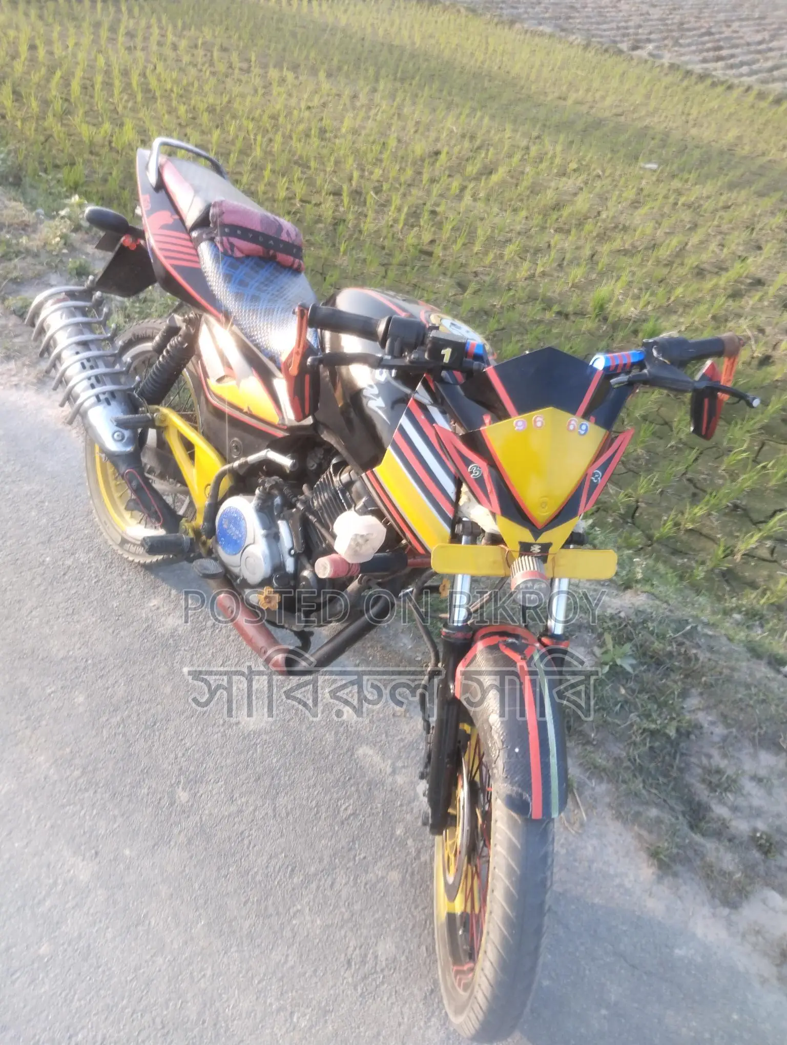 Bajaj Pulsar 150 . 2003