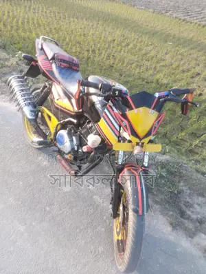 Bajaj Pulsar 150 . 2003