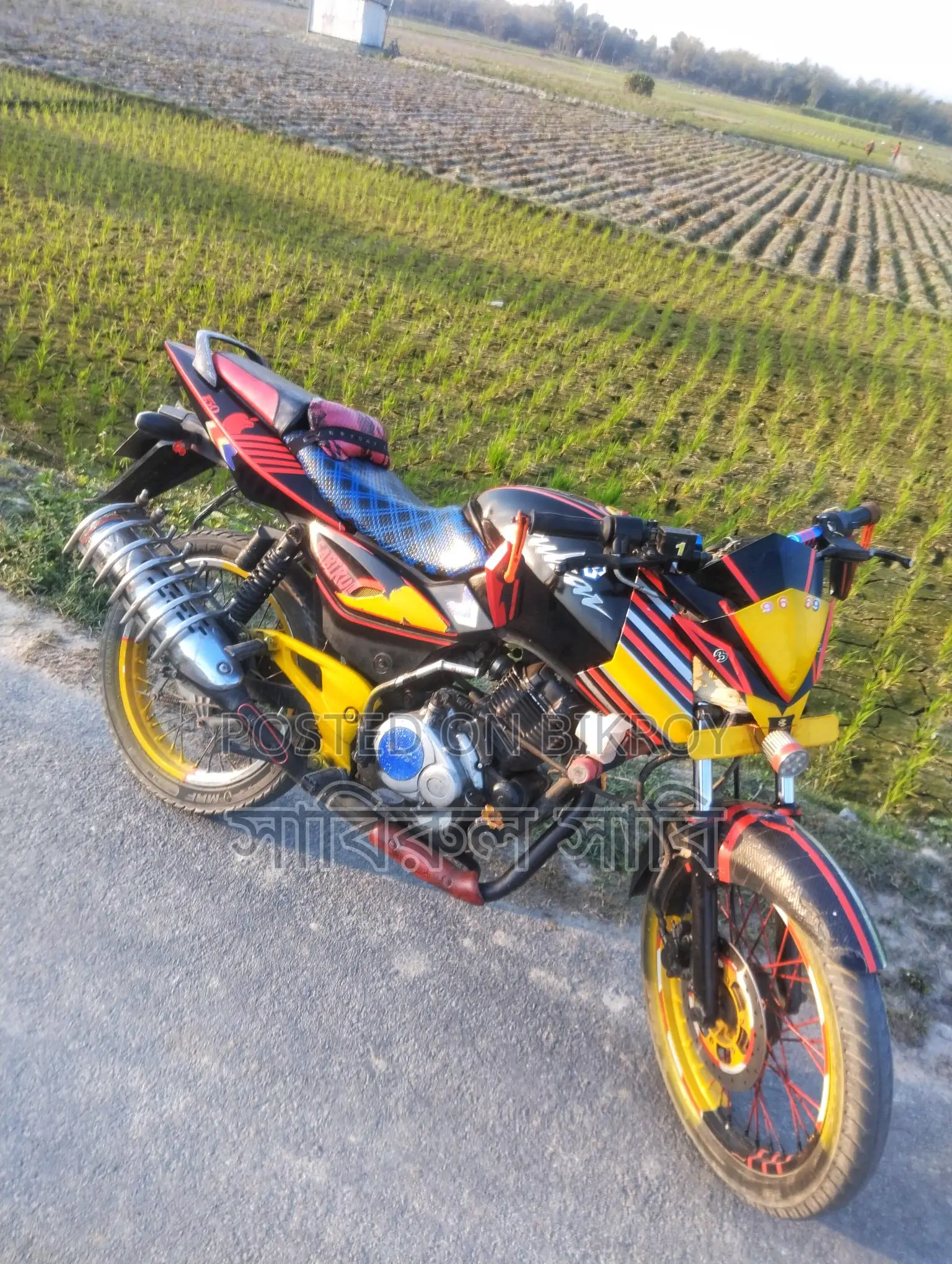 Bajaj Pulsar 150 . 2003