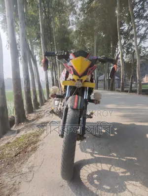 Bajaj Pulsar 150 . 2003