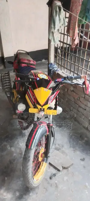 Bajaj Pulsar 150 . 2003