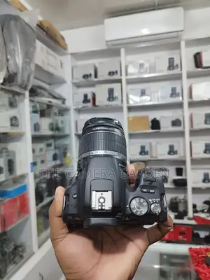 Canon 200d with 18 55mm lens