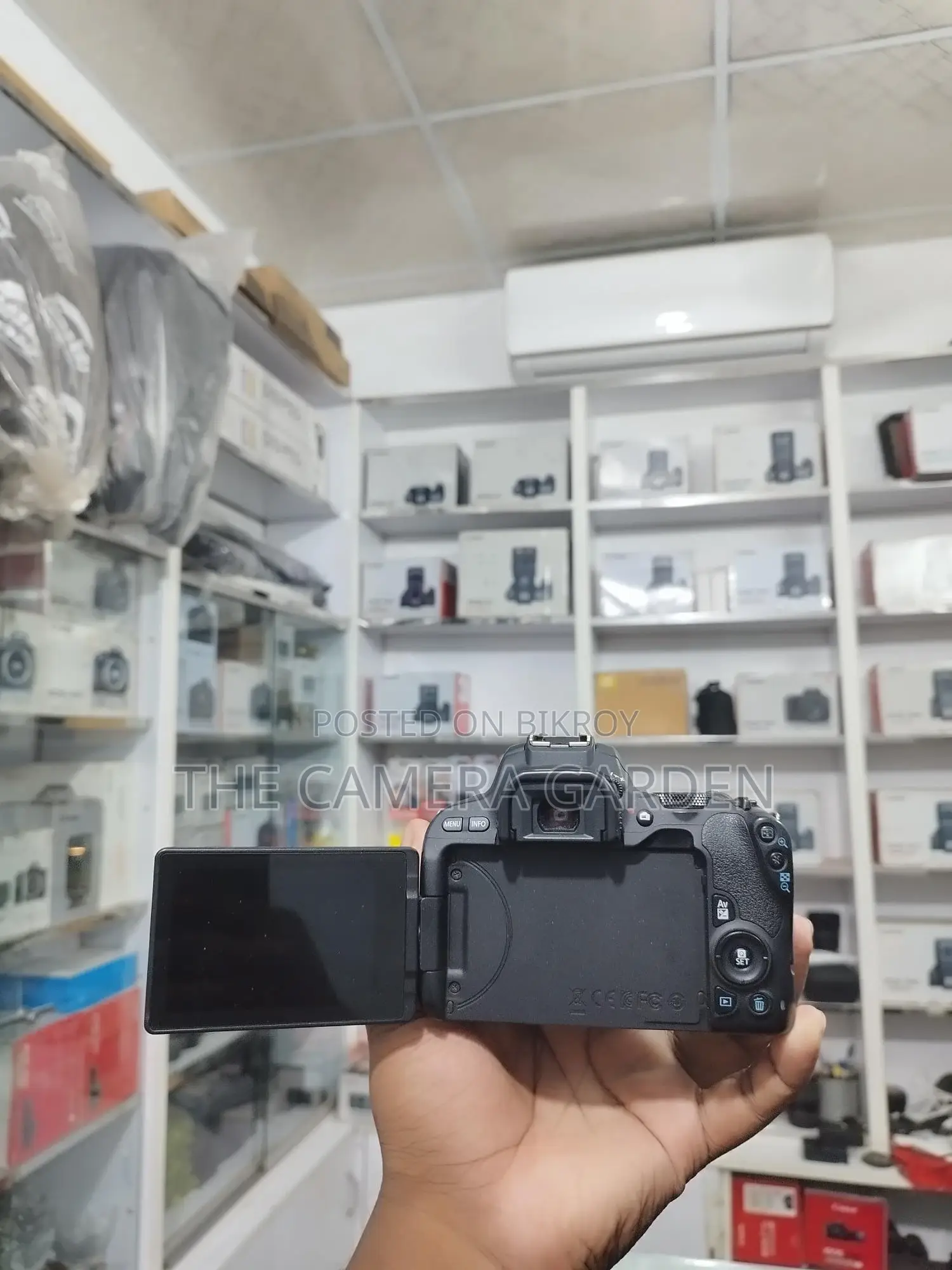 Canon 200d with 18 55mm lens