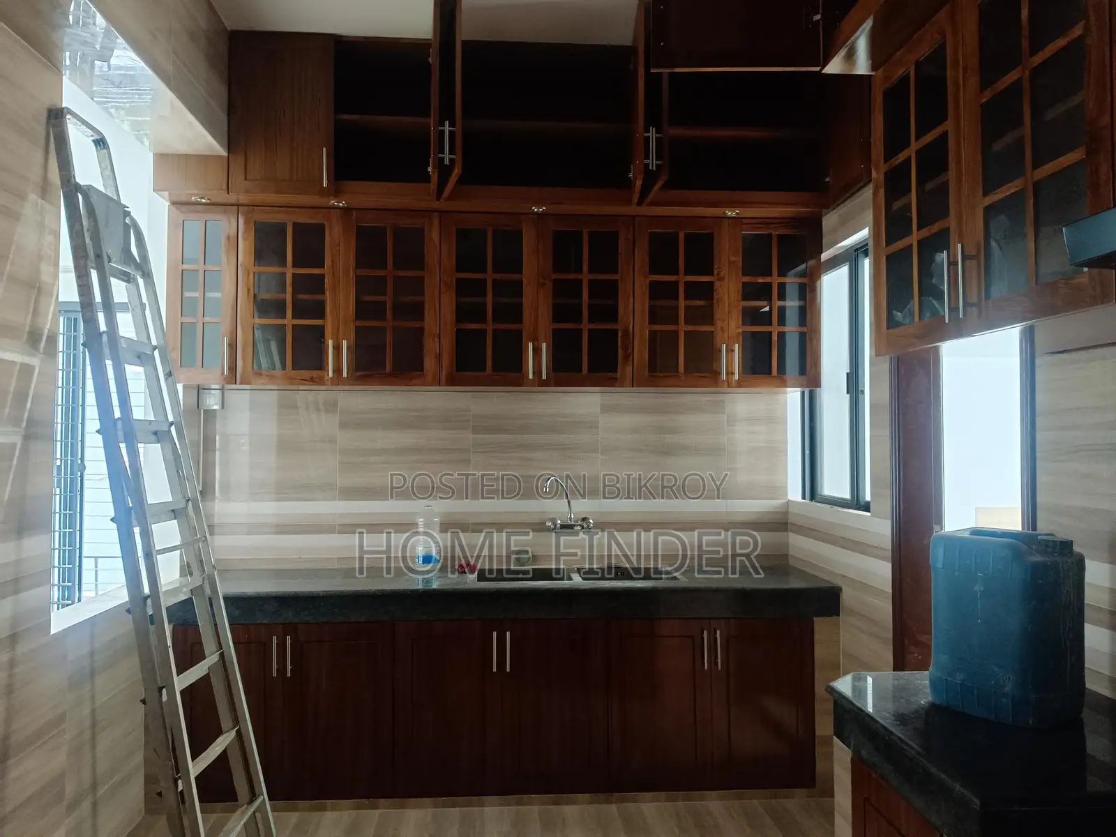3200 Sqft Brand New Un-furnished Apartment For Rent in Gulshan