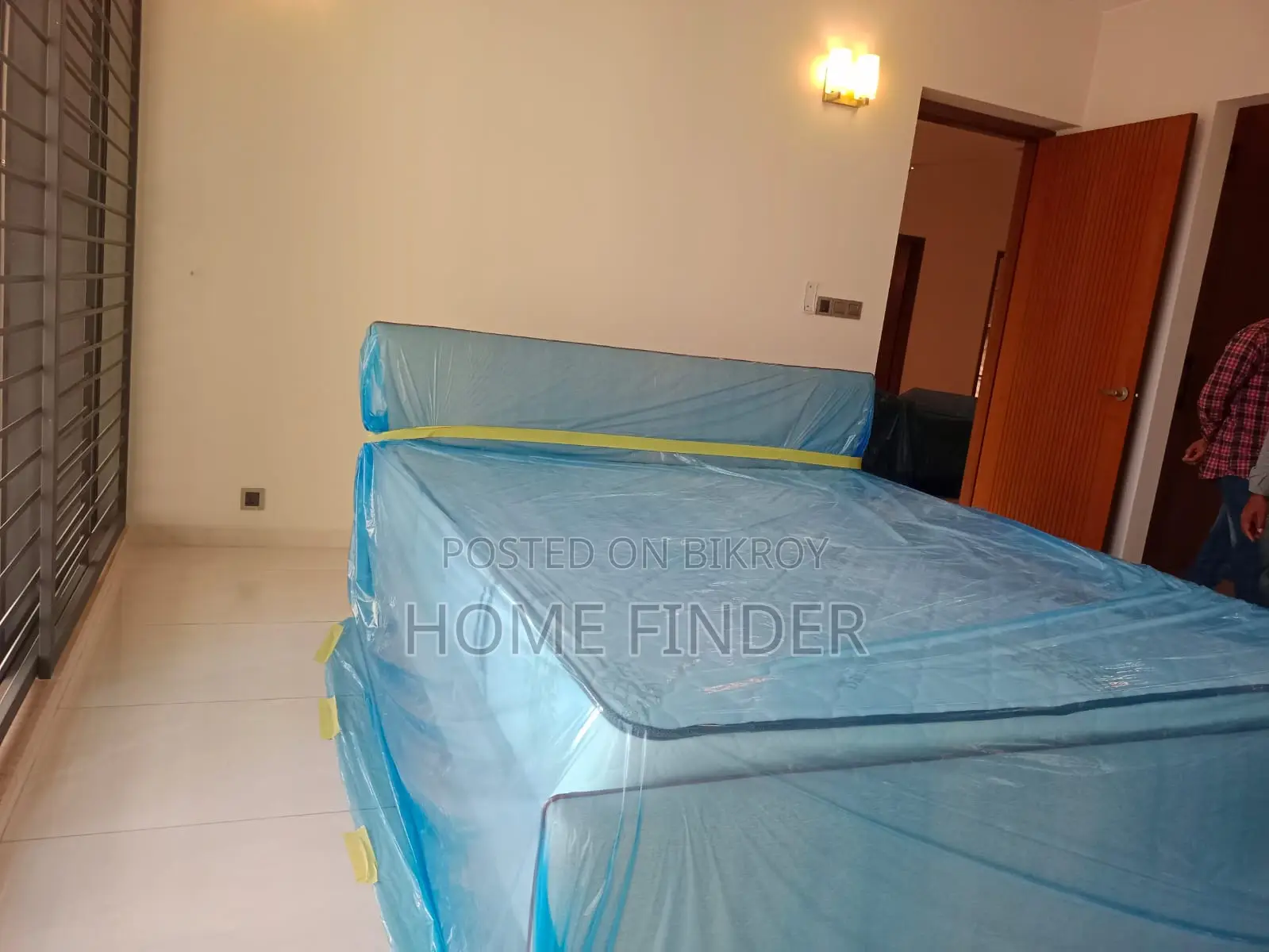 বারিধারা ডিপ্লোম্যাটিক জোনে ৩৮০০ বর্গফুটের ফার্নিশড অ্যাপার্টমেন্ট ভাড়া