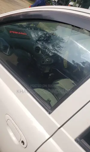 Toyota Vitz . 2004
