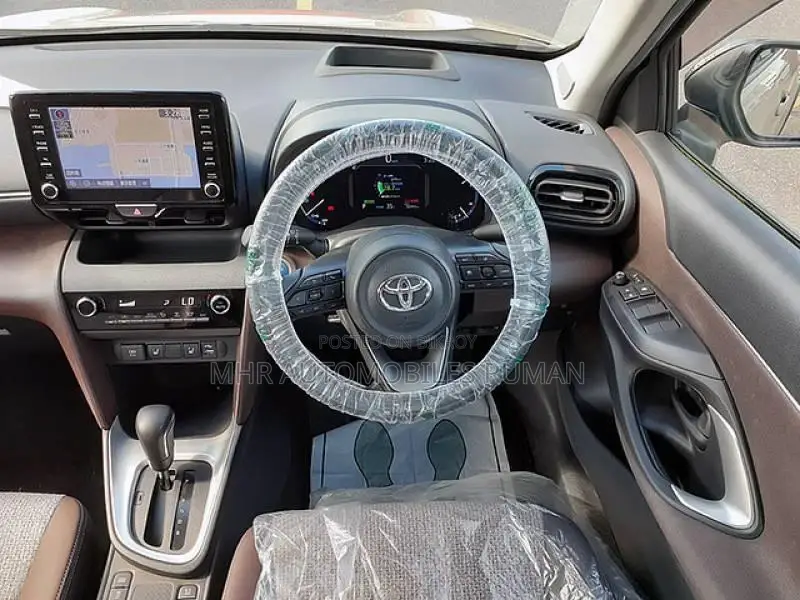 Toyota Yaris Cross Z LEATHER AERO KIT 2021